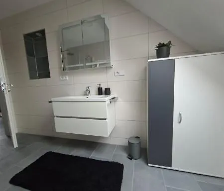 1 Familie Siegl * Pouch